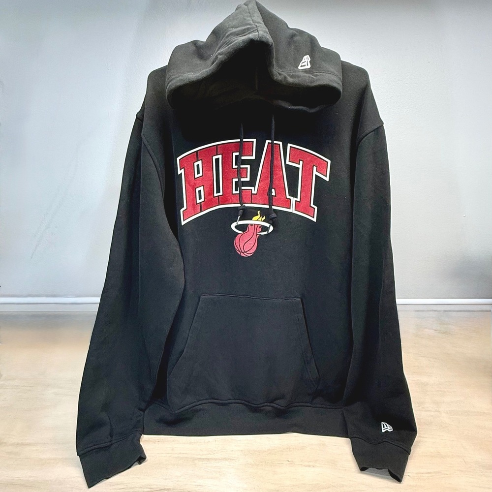 New Era Miami Heat NBA Hoodie Black Red Logo Size XL Pullover Sweatshirt NEW